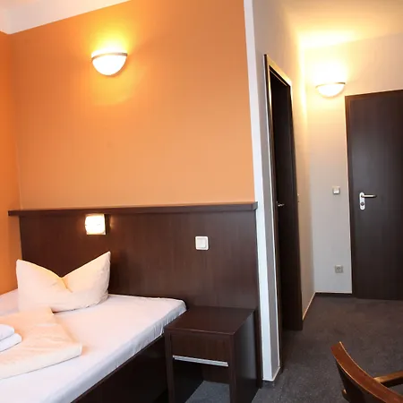 Strandhotel Senftenberger Szálloda 3*