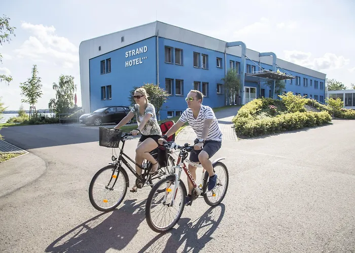 Strandhotel Senftenberger See 3*