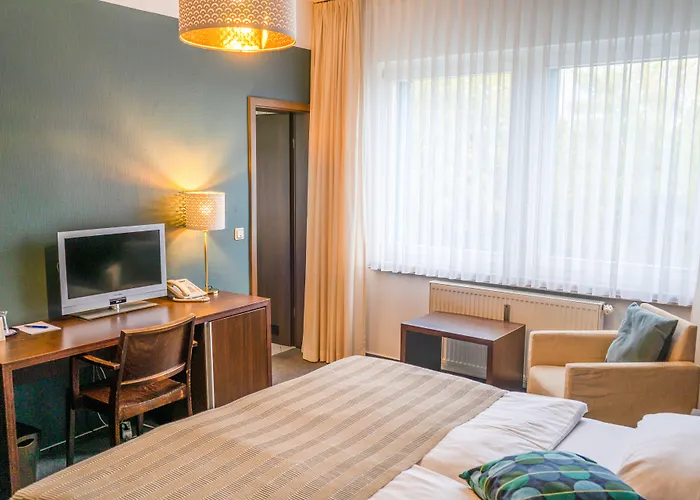 Strandhotel Senftenberger See فندق