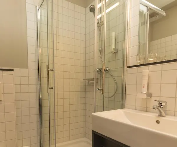 Strandhotel Senftenberger See 3* سنفتنبرغ